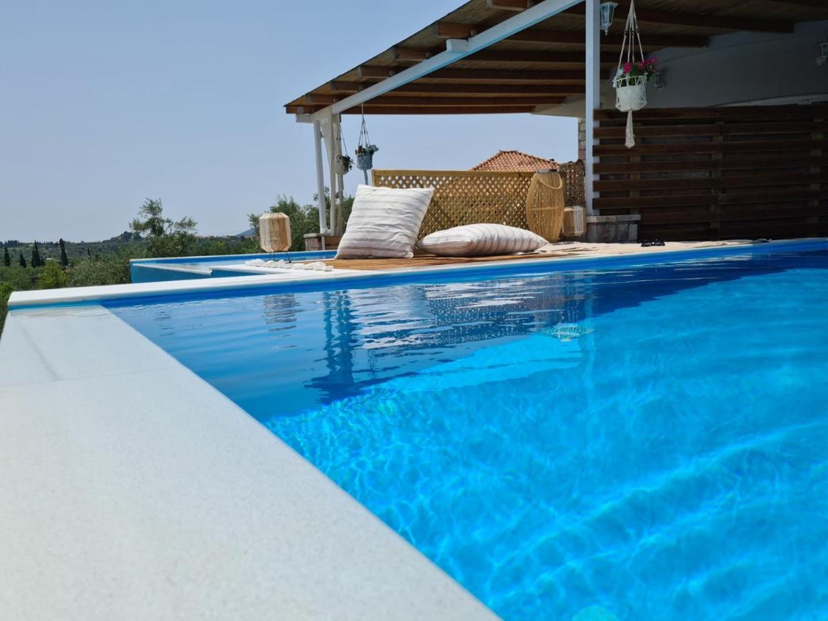 Georgianna'S Suite With Private Pool , 'Greysuite' Kómboi Exterior foto