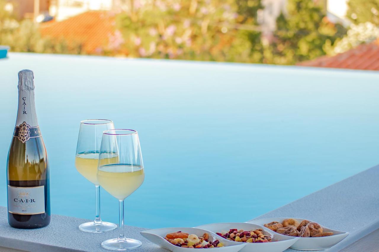 Georgianna'S Suite With Private Pool , 'Greysuite' Kómboi Exterior foto